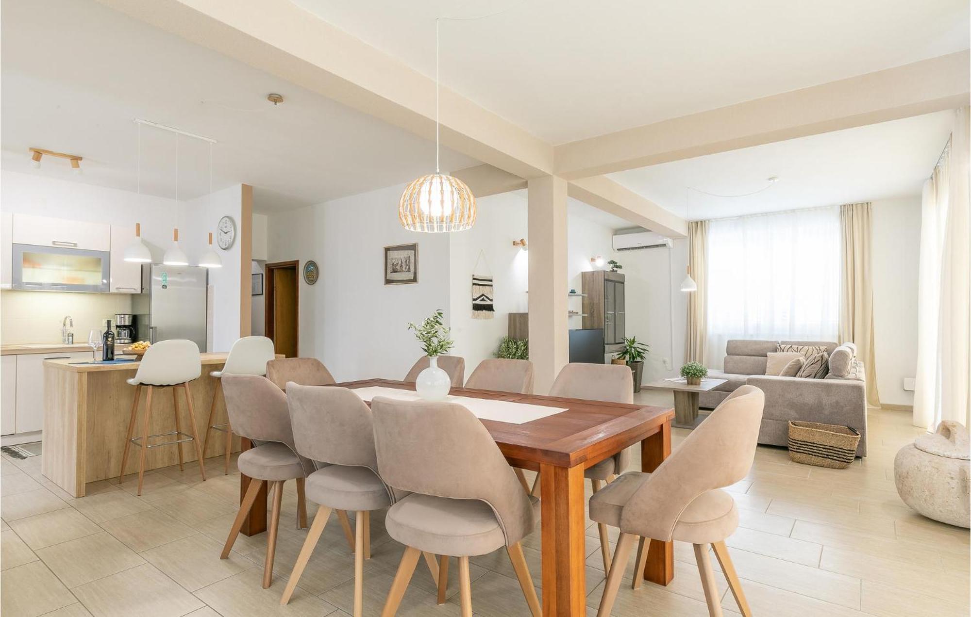 3 Bedroom Amazing Home In Prigradica Exteriör bild