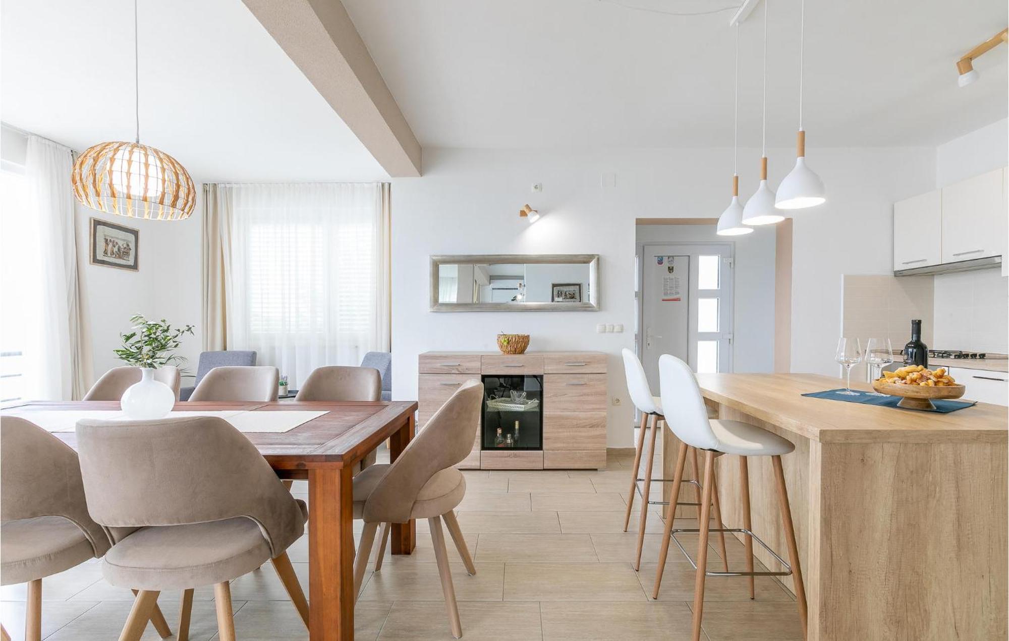 3 Bedroom Amazing Home In Prigradica Exteriör bild